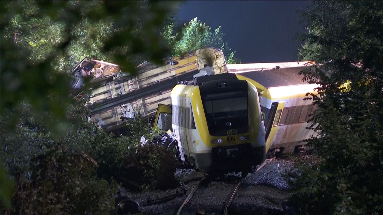 Trein ontspoord in Zuid-Duitsland, drie doden en zo'n vijftig gewonden