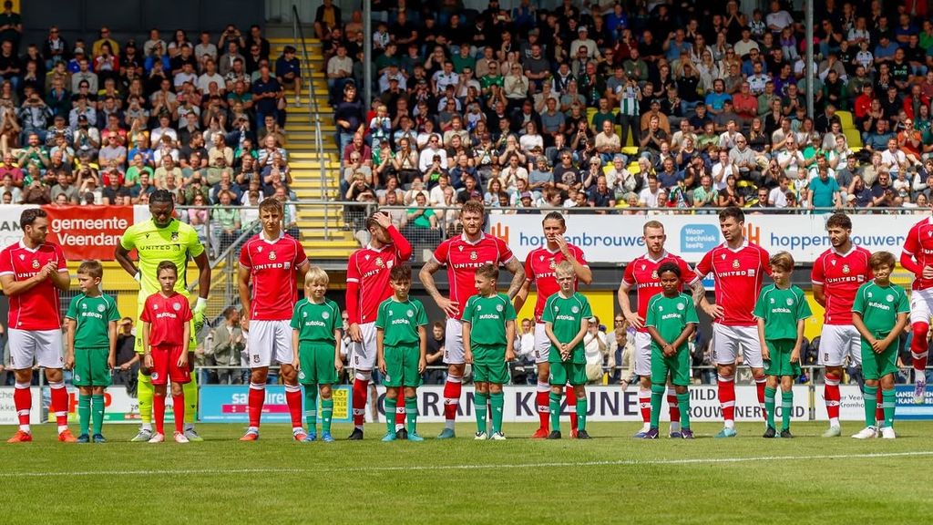 Veendam voor even Hollywood: wereldberoemd Wrexham oefent aan Langeleegte