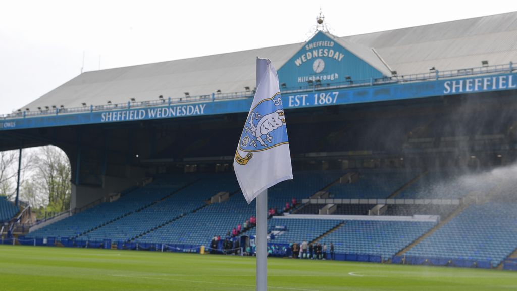 Spelers Sheffield Wednesday zijn wanbetaling club zat en dreigen met staking