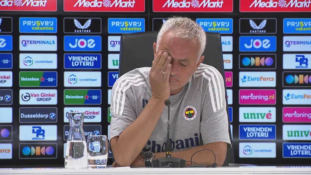 Mourinho in tranen om overlijden oud-aanvoerder Costa: 'Laten we voetbal even vergeten'