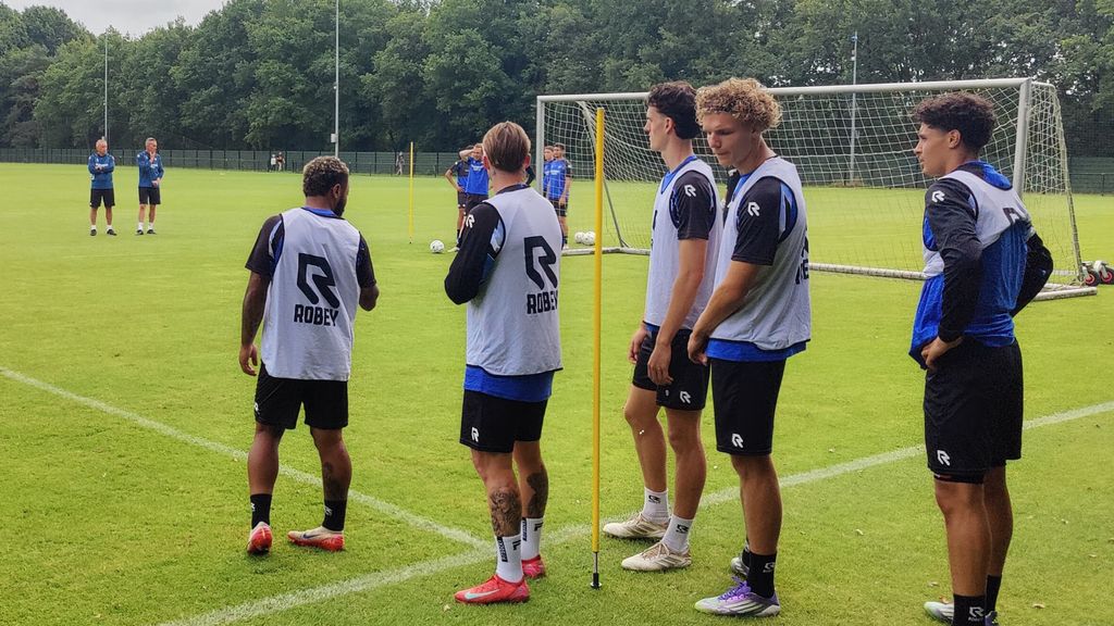 Vitesse-spelers 'gewoon' op het trainingsveld, uren voordat rechter oordeel velt