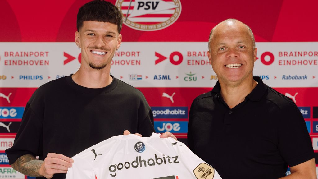 PSV versterkt voorhoede met Roemeense buitenspeler Man