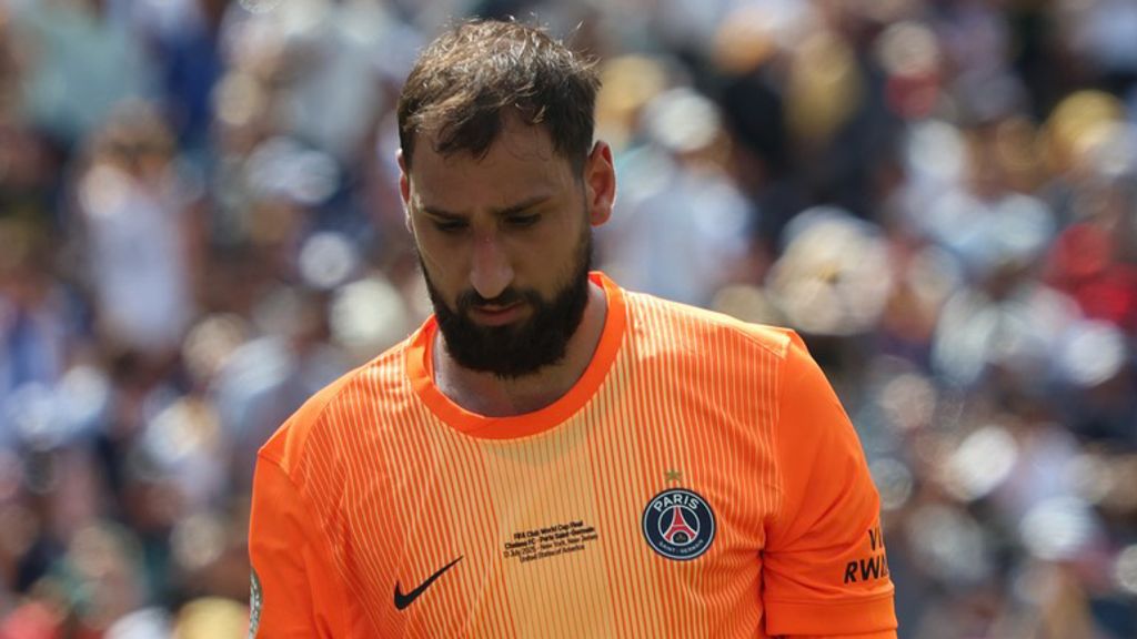 Donnarumma neemt afscheid van PSG: 'Iemand besloot dat ik niet meer bij de groep hoor'