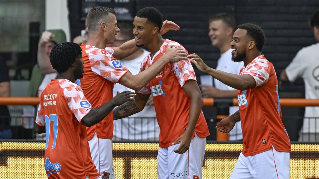 AZ verspeelt dure punten uit bij verdienstelijk spelend FC Volendam