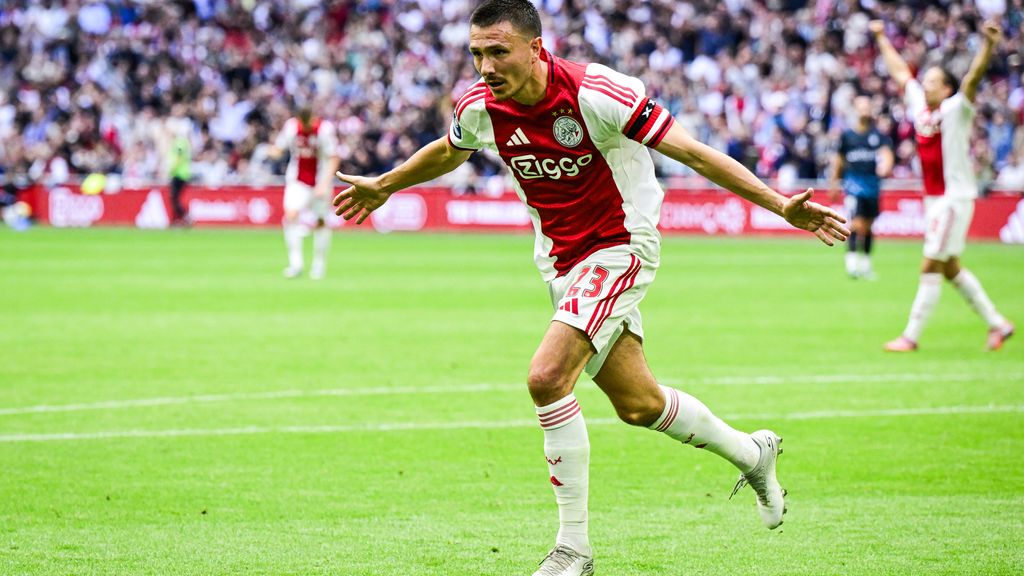 Routiniers Berghuis en Weghorst bezorgen Ajax overwinning op Heracles