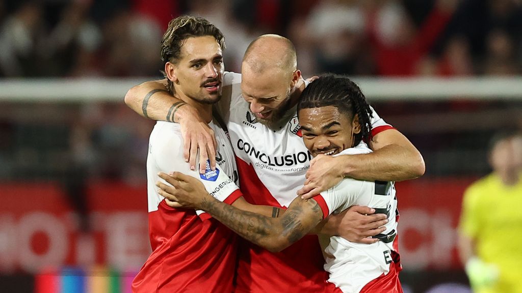FC Utrecht plaatst zich voor hoofdtoernooi Europa League, blessure Jensen domper