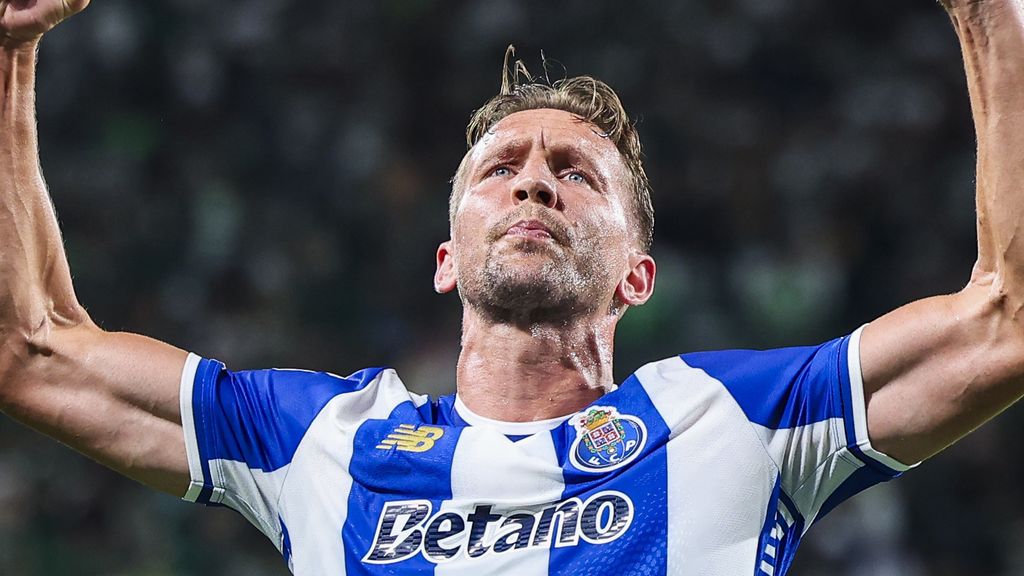 Oud-PSV'er De Jong helpt FC Porto met doelpunt aan zege in topper tegen Sporting