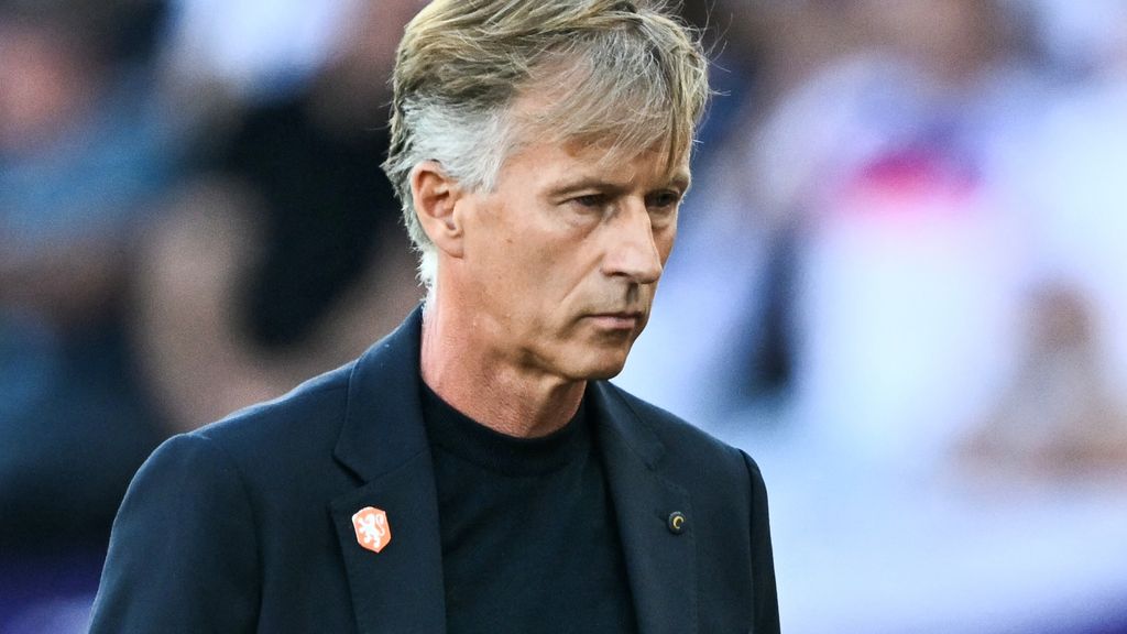 Jonker had vlak voor EK 'geweldige bonje' met KNVB: 'Ik moest speelster wacht aanzeggen'