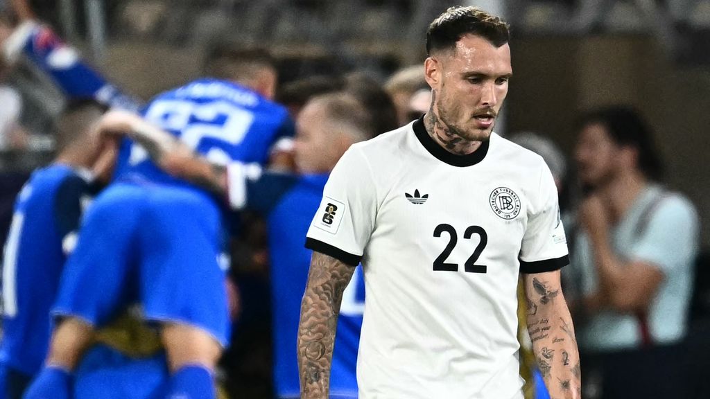 Duitsland lijdt in Slowakije zeldzame nederlaag in WK-kwalificatie, Turkije wint