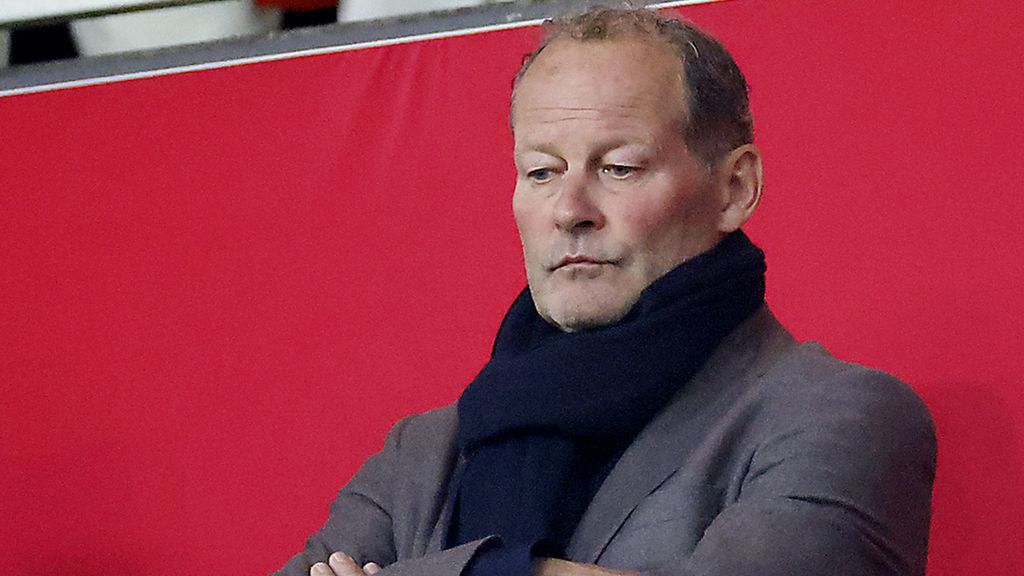 Blind stopt als commissaris bij Ajax, maar blijft nog aan tot er vervanger is