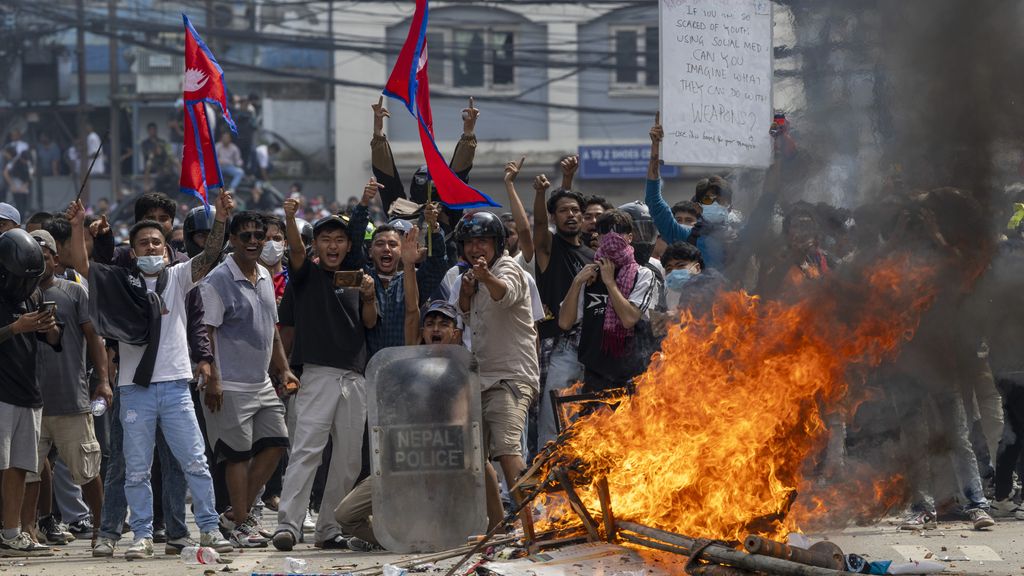 Nepal znosi zakazy mediów społecznościowych po tragicznych protestach