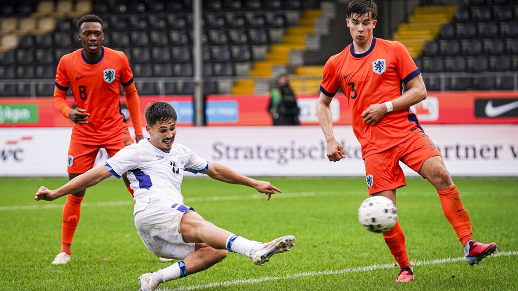 Jong Oranje in leeg stadion niet langs Israël bij aftrap EK-kwalificatie