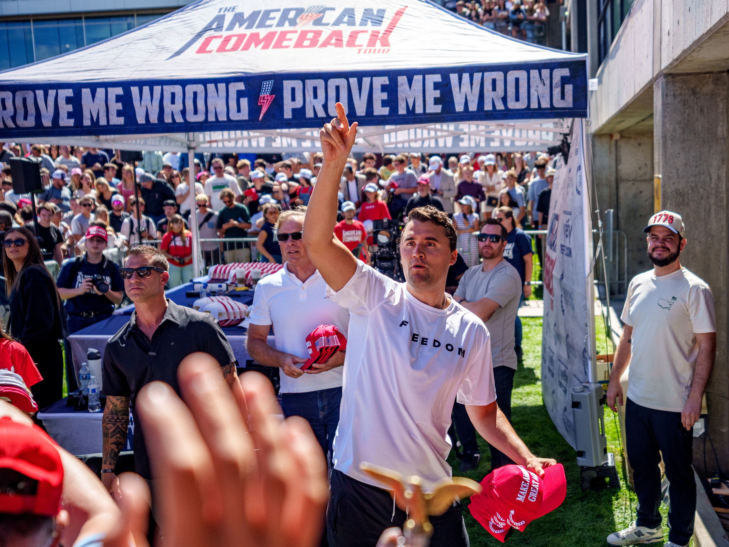 Amerikaanse politiek activist Charlie Kirk doodgeschoten bij aanslag
