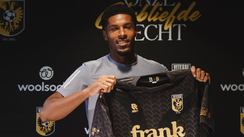 Vitesse trekt dag voor eerste competitiewedstrijd al drie spelers aan