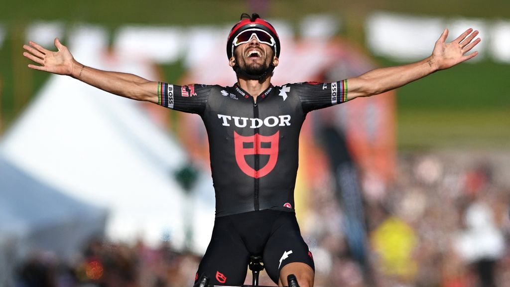 Julian Alaphilippe triumfuje w Grand Prix Quebec, Tadej Pogacar powraca do rywalizacji