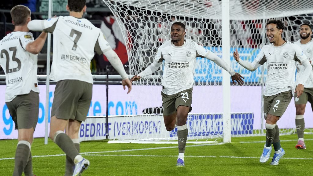 PSV maakt meeste goals in feest van aanvallend voetbal tegen NEC (3-5)