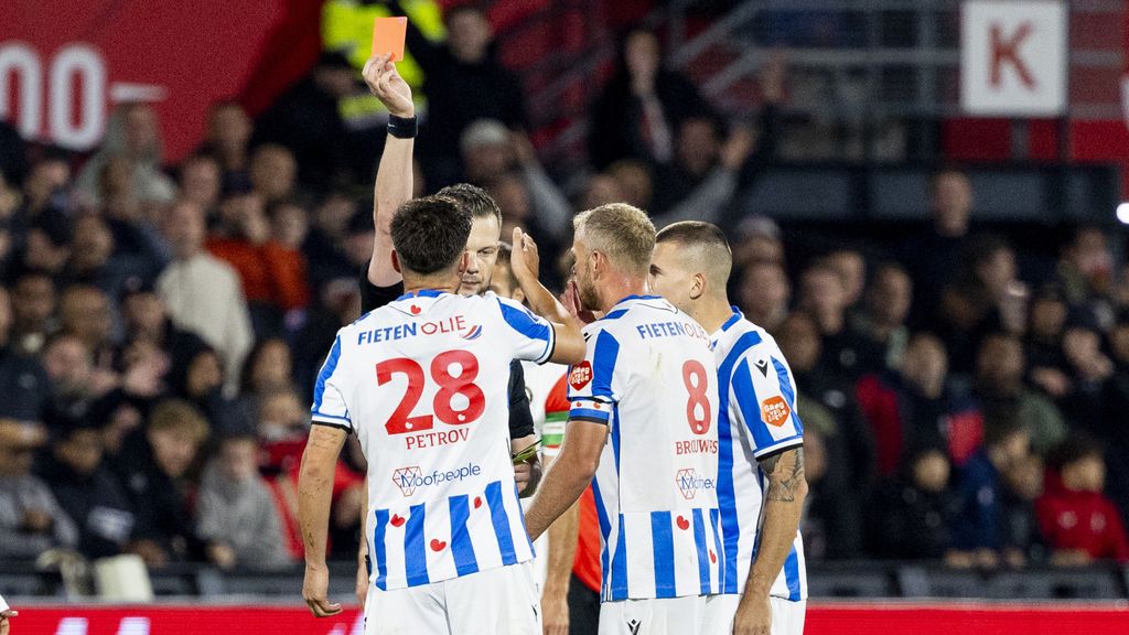 Heerenveen verbaasd over rood in De Kuip: 'Lijkt een goedmakertje, of hele grote fout'