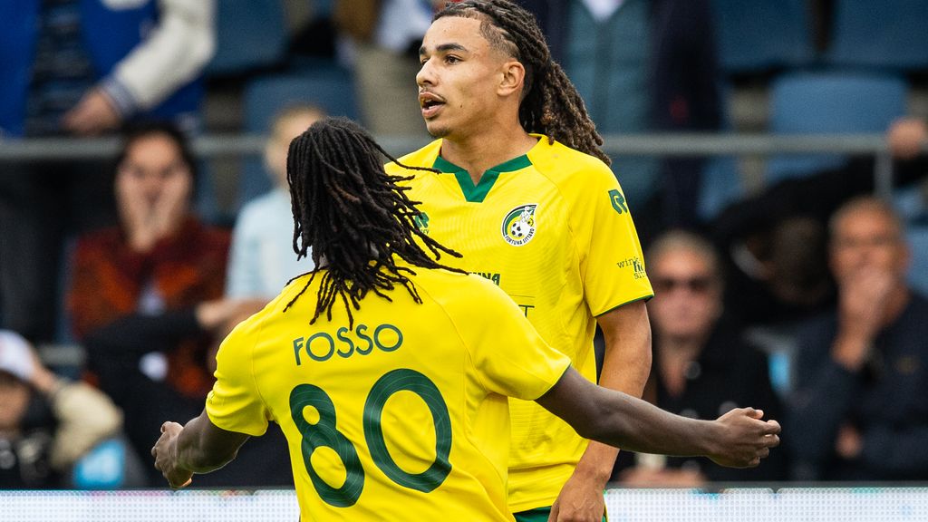 Invaller Aïko bezorgt Fortuna met twee late goals overwinning bij Telstar