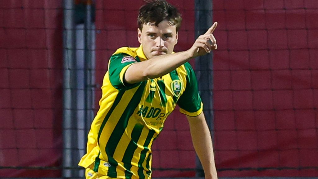 ADO nadert koploper Jong PSV in eerste divisie, Burgering maakt er vier voor Almere