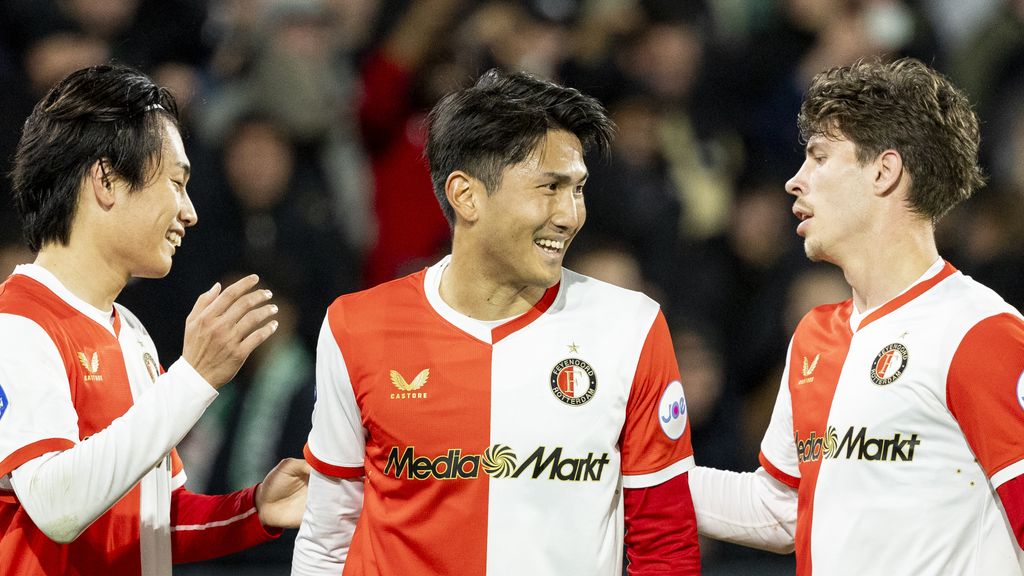 Feyenoord klopt Fortuna en blijft foutloos, Ueda gedeeld topscorer eredivisie