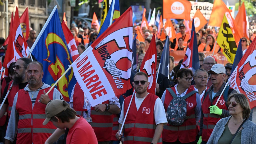 Francja w ogniu protestów przeciwko planowanym oszczędnościom rządowym
