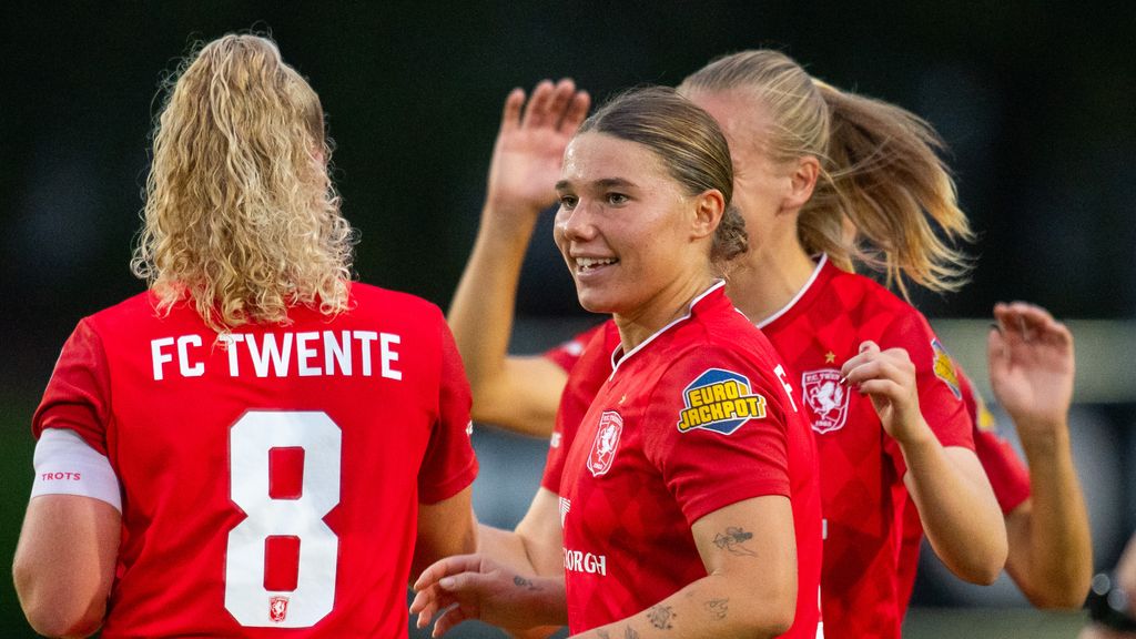 Vrouwen Twente met speels gemak naar groepsfase Champions League door zege op Katowice