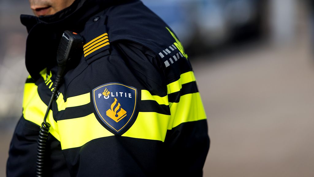 Dwie nieletnie osoby zatrzymane za groźby do szkoły w Almere