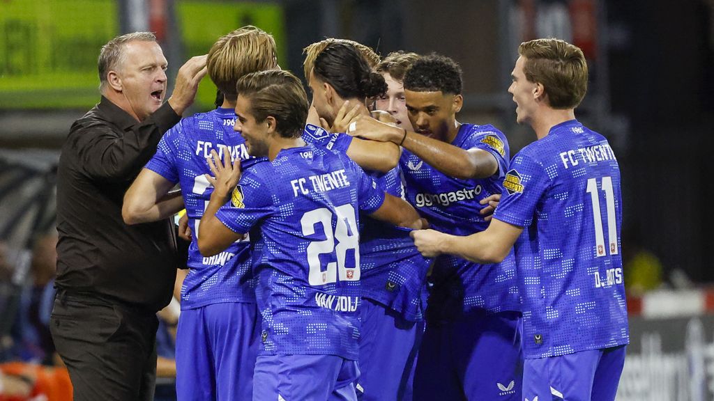Van den Brom ziet FC Twente swingen bij debuut als coach: 5-1 tegen Sparta