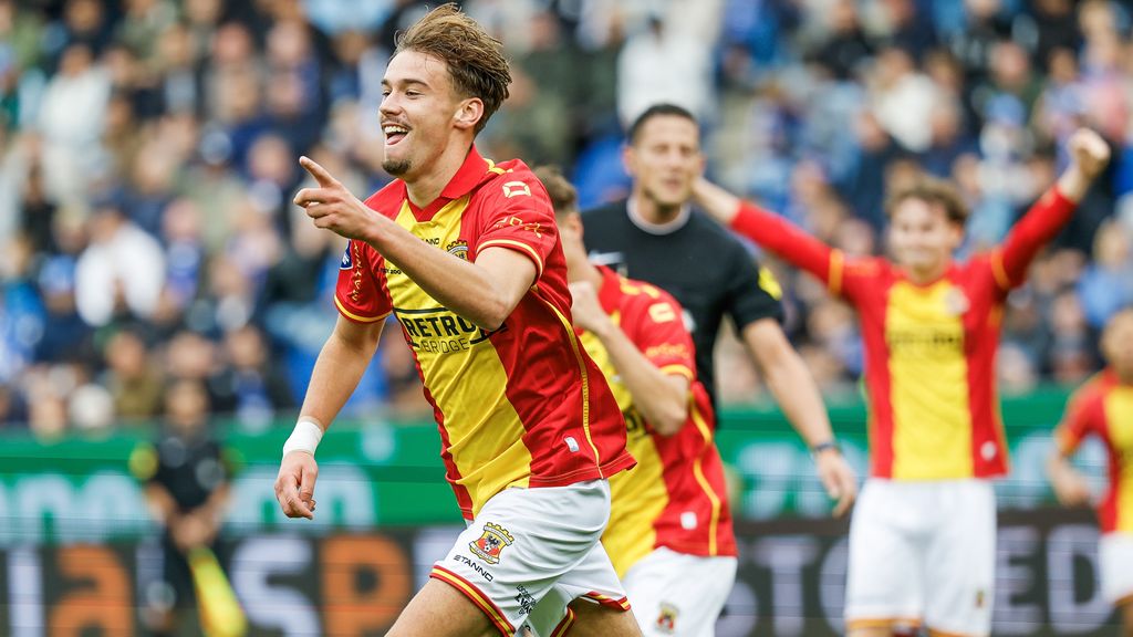 Go Ahead Eagles beslist IJsselderby tegen tiental PEC Zwolle in slotfase