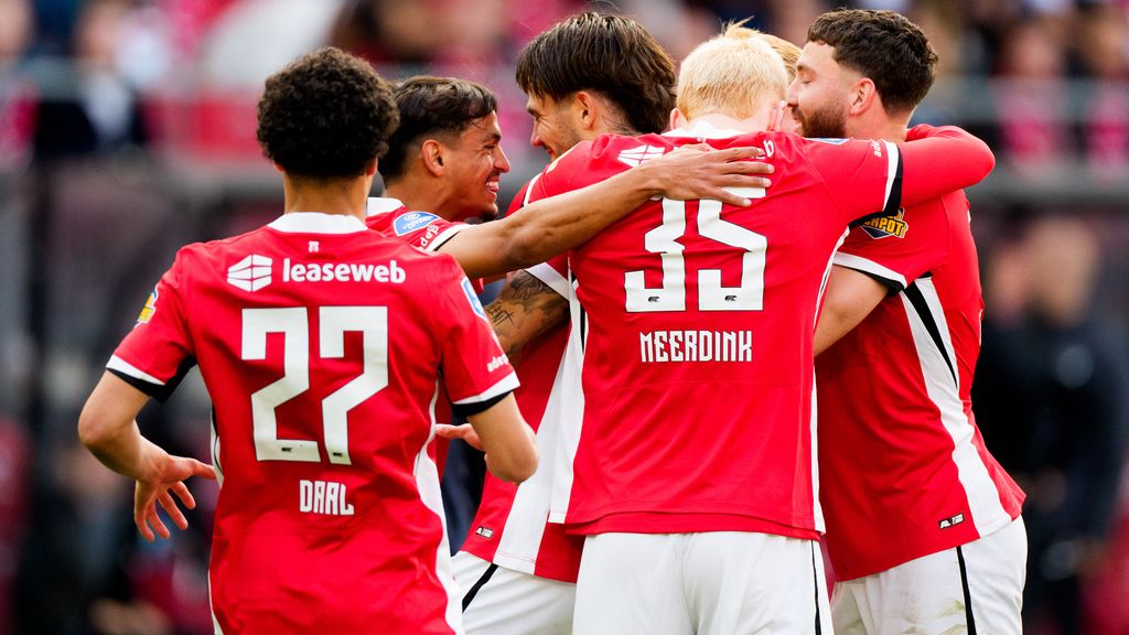 Koploper Feyenoord verspeelt winst bij AZ (3-3) en lijdt eerste puntenverlies