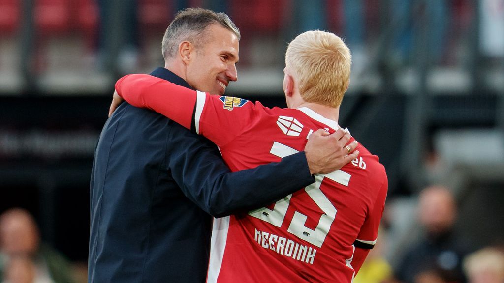 Van Persie baalt van gelijkspel, maar geniet van goals: 'Bij elke passje zat idee'