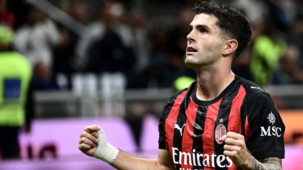 Tiental Milan bezorgt Napoli eerste nederlaag, invalbeurt Lang haalt weinig uit