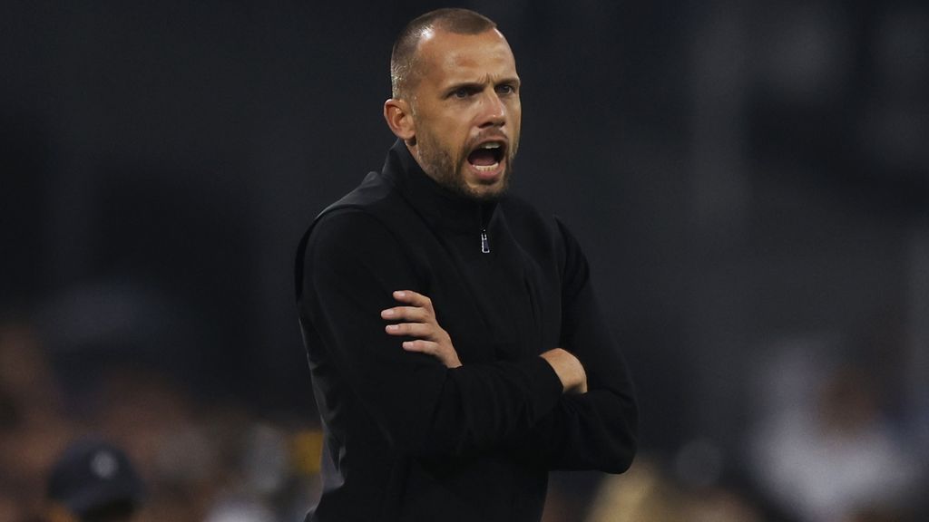 Getergde Heitinga houdt geloof in Ajax: 'Of het klaar is? Nee, dat denk ik niet'