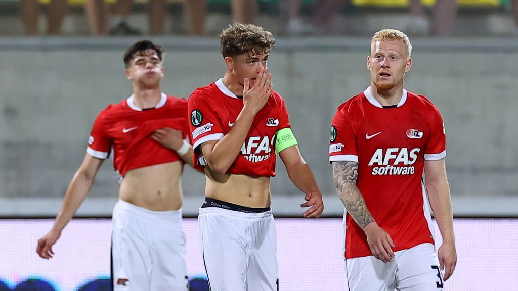 AZ beleeft dramatische avond op Cyprus na razendsnelle rode kaart: 4-0