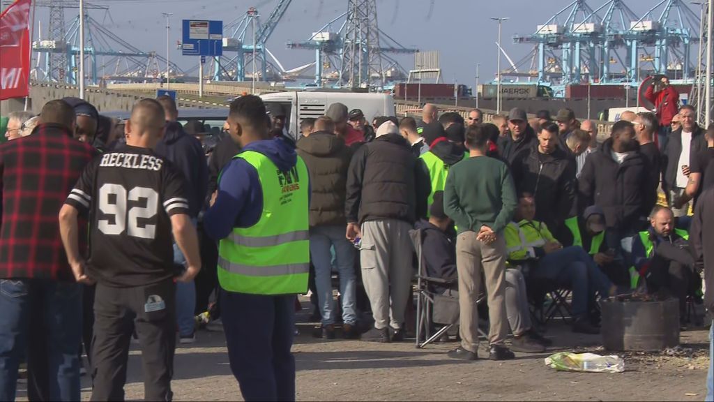 Foto: Sjorders in de Rotterdamse haven stoppen met staken na cao-akkoord