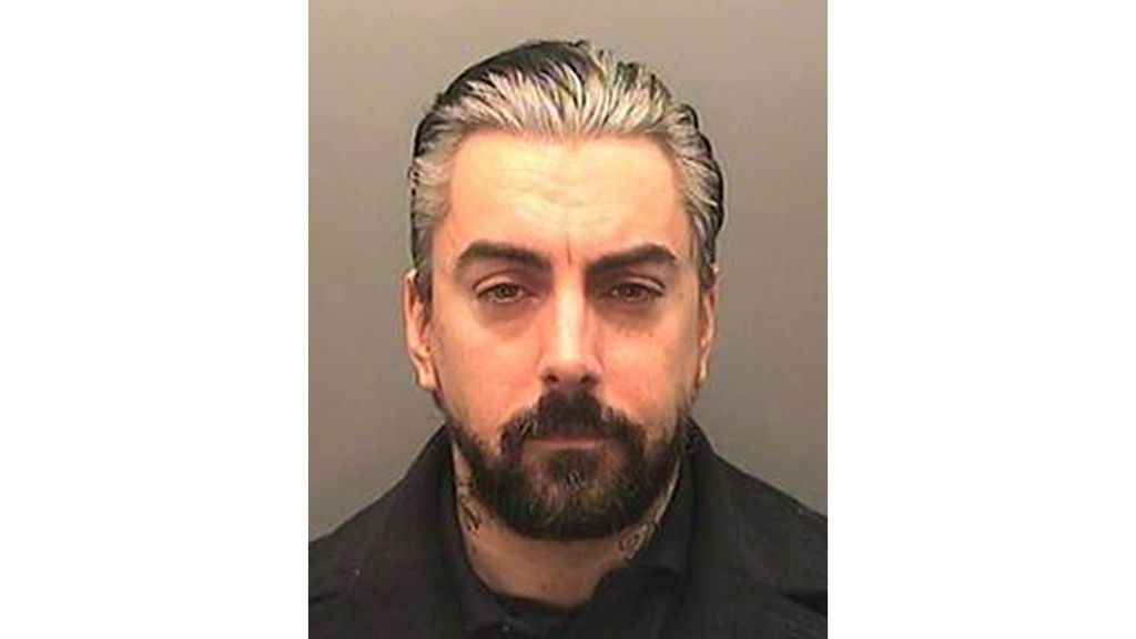 Veroordeelde Lostprophets-zanger Ian Watkins doodgestoken in cel