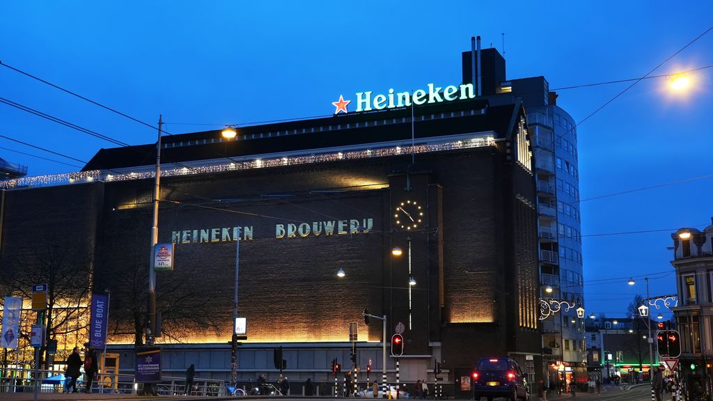Foto: Heineken schrapt vierhonderd banen op hoofdkantoor in Amsterdam