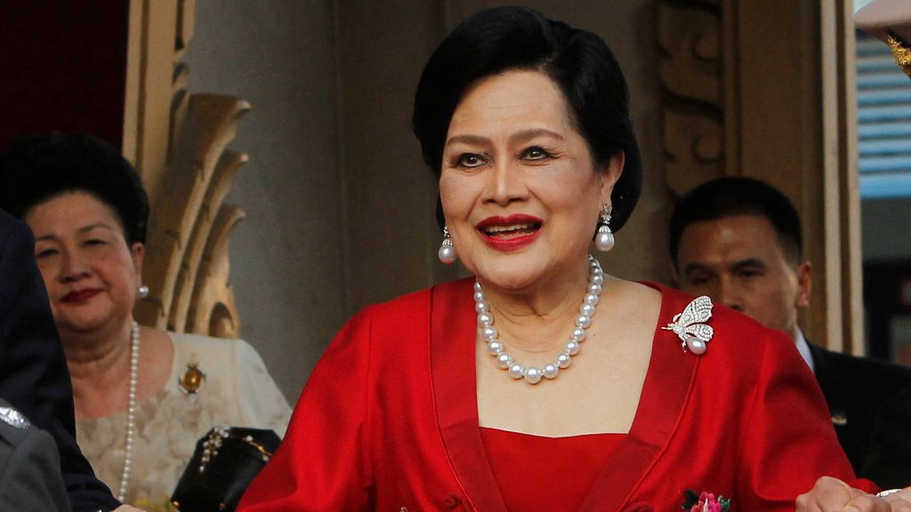 Thaise koningin-moeder Sirikit (93) overleden, 'Jackie Kennedy van Azië'