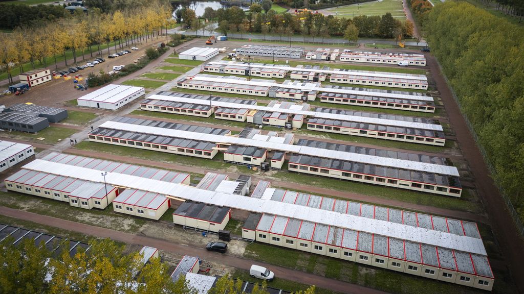 Aantal asielzoekers in Ter Apel flink gedaald door noodopvang Biddinghuizen