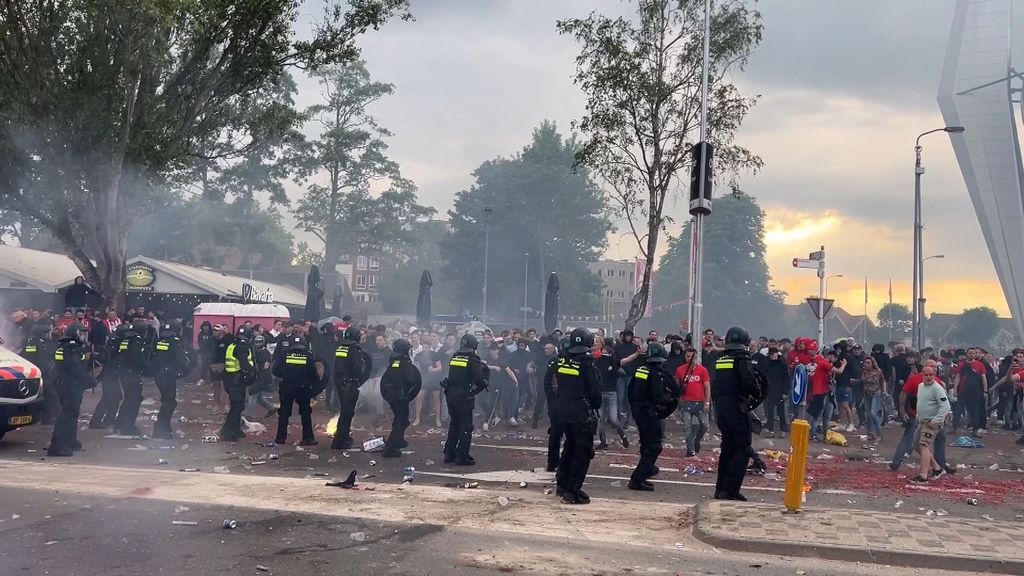 Nog eens negen relschoppers aangehouden na kampioensfeest PSV