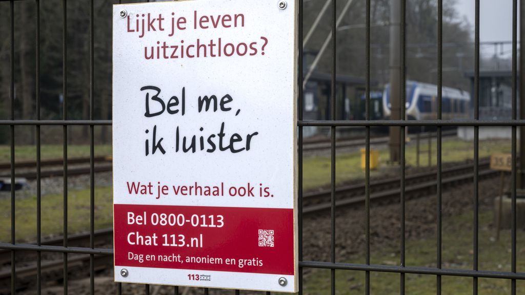 Gemeenten moeten straks zelfdodingen voorkomen, met hekken én een zorgnetwerk Gemeenten moeten straks zelfdodingen voorkomen, met hekken én een zorgnetwerk