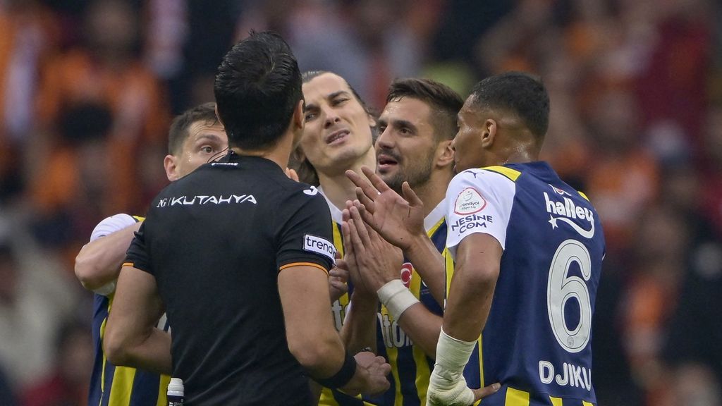 Turkse voetbalbond schorst 149 verdachte scheidsrechters wegens gokken