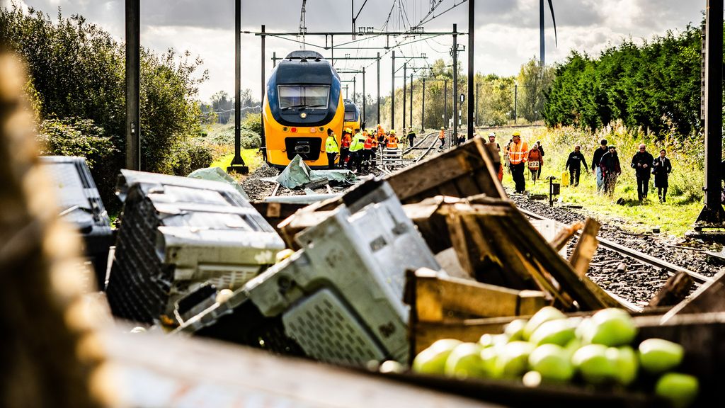 Nog een week geen treinen tussen Geldermalsen en Den Bosch na spoorbotsing