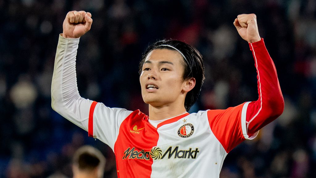 Feyenoord klopt Volendam en blijft door late treffer Ueda koploper