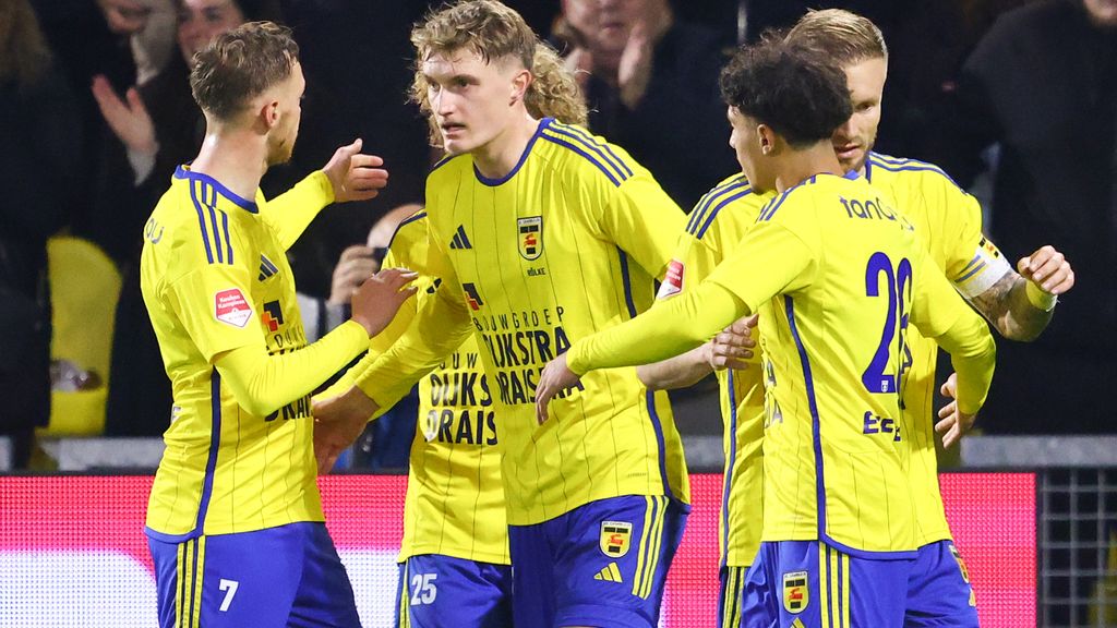 Cambuur steviger op tweede plaats na zege op Jong Ajax, Roda JC speelt gelijk