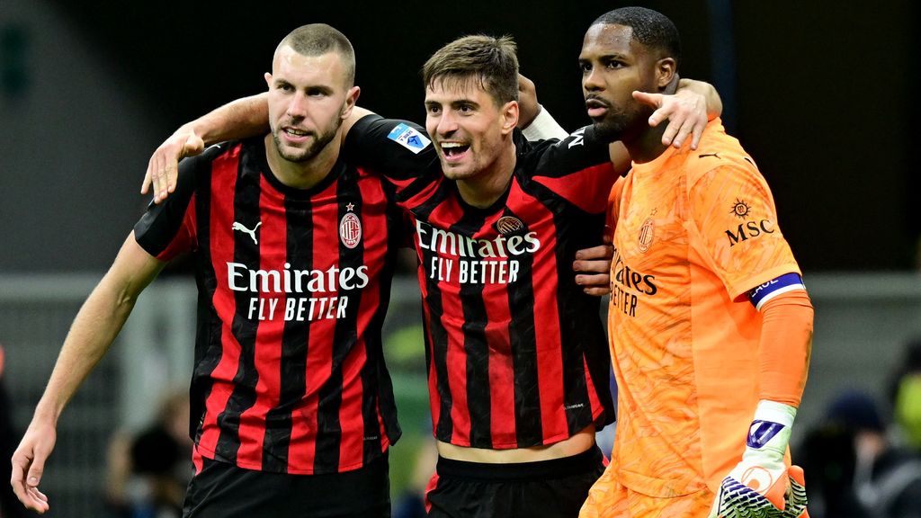 Roma laat tegen Milan kans op koppositie liggen, Dybala mist strafschop