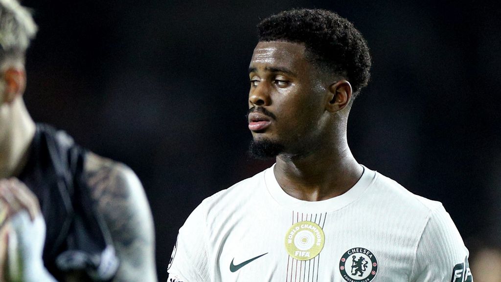 Ongelukkige Hato leidt puntenverlies Chelsea in, Luckassen bezorgt Pafos zege