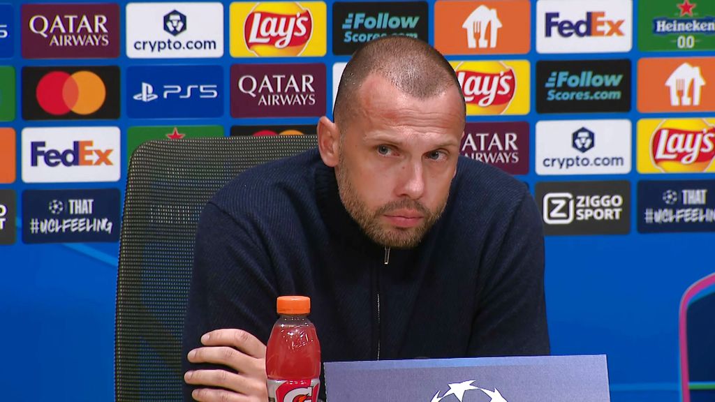 Supportersclub Ajax vraagt om vertrek Heitinga, die nieuwe nederlaag geflatteerd vindt
