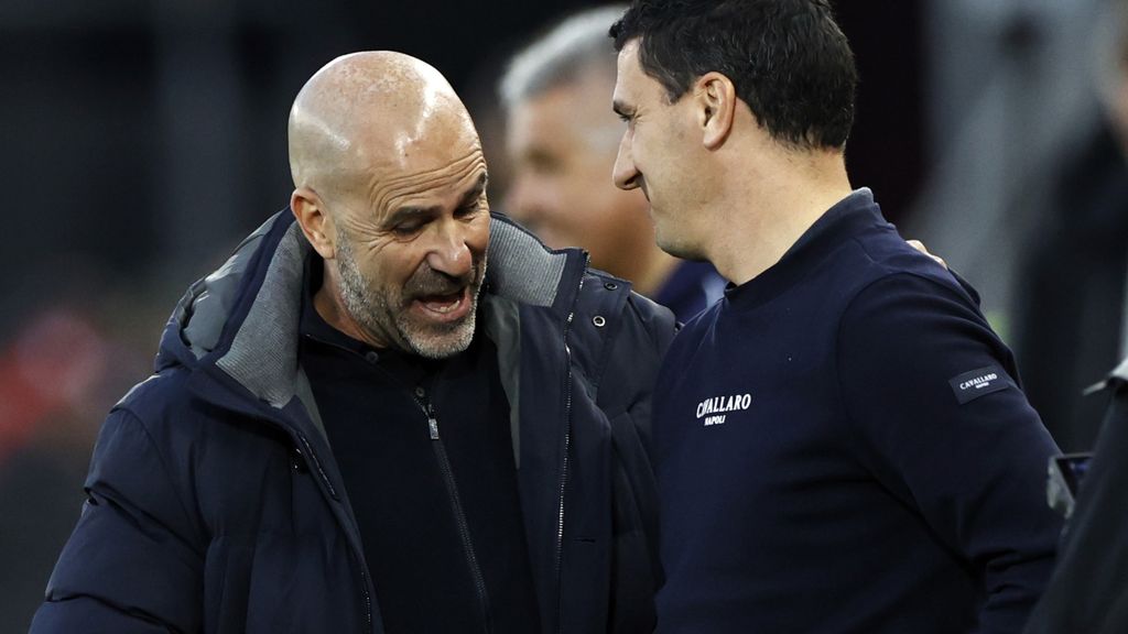 Bosz en Martens verheugen zich op topper: 'AZ doet het goed, wij doen het goed'