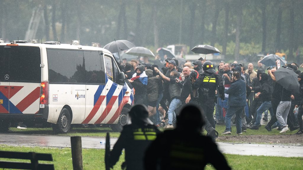 Proef: inzet waterkanon met traangas en pepperspraybusjes met verder bereik